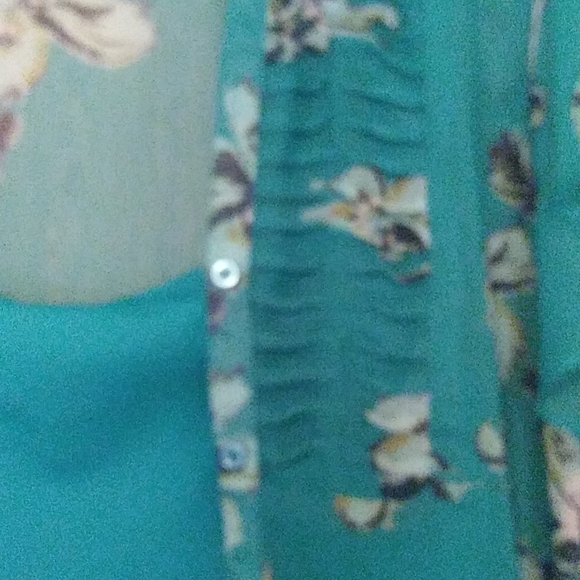 Top - Picture 2 of 3